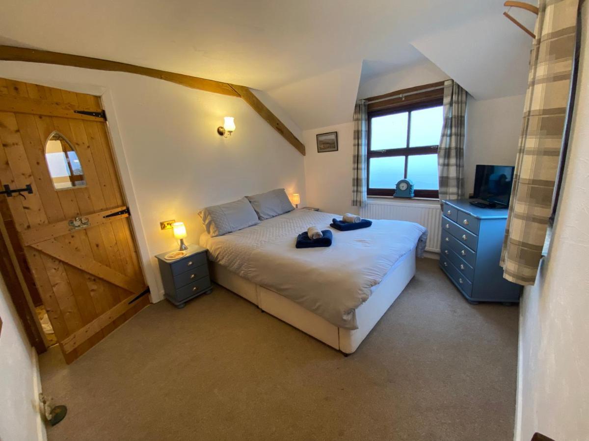 Beautiful Secluded Farmhouse With Hot Tub Villa Barmouth Exterior photo